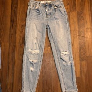 Brandy Melville jeans size 24 fits like a 2